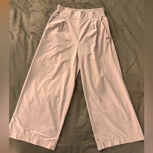 Athleta Beige Crop Pants with zipper pockets wide leg size 0